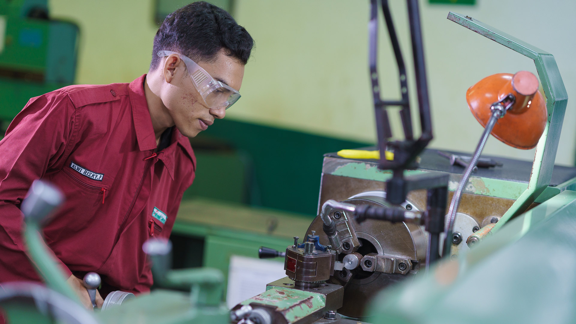 Ilustrasi Penggunaan Peralatan